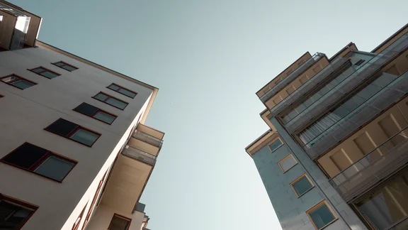 Så blir bostadsrättsföreningar av med inbrottstjuvar 