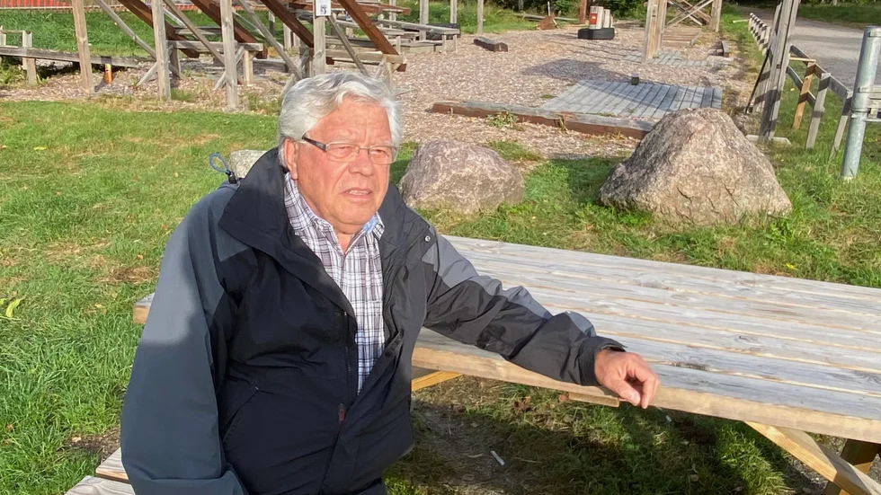 Jan Abrahamsson har ledsnat på skadegörelsen i Sonstorp. Han uppskattar hittills att man har gjort mellan fem och tio polisanmälningar sedan vandaliseringen sköt fart i våras.