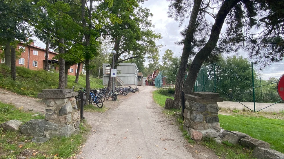 Det är rent nonsens att Strängnäs kommun påstår att de av juridiska skäl är förhindrade att återupprätta det servitut som ger allmänheten rätt att bruka gångvägen för att komma till eller från Långbergsparken, skriver Mats Werner.