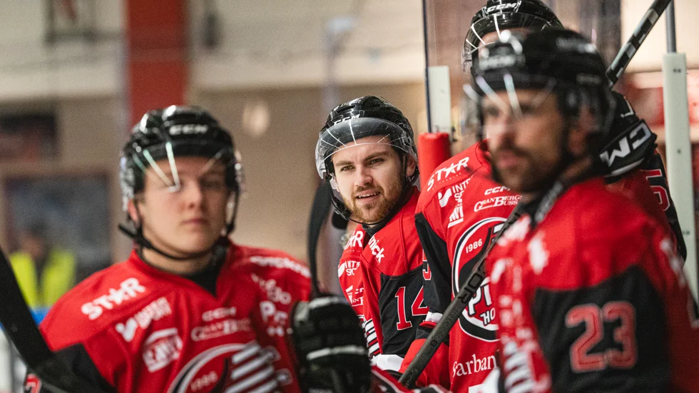 Henrik Claeson gör sin femte säsong i Piteå Hockey där han är en av seriens bästa spelare i den så kallade plus/minus-ligan.