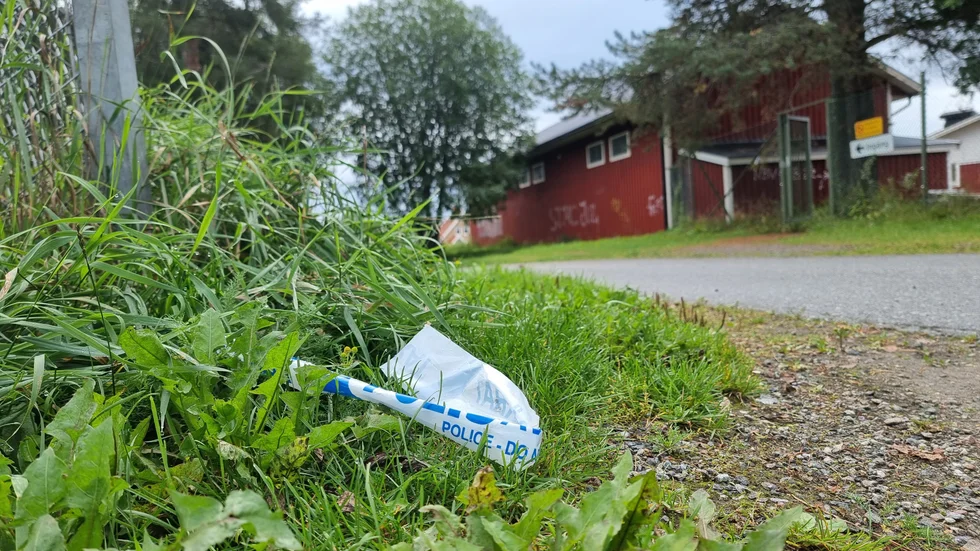 Polisen spärrade av brottsplatsen för att genomföra en teknisk undersökning.