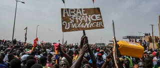 Tusentals i antifransk demonstration i Niger