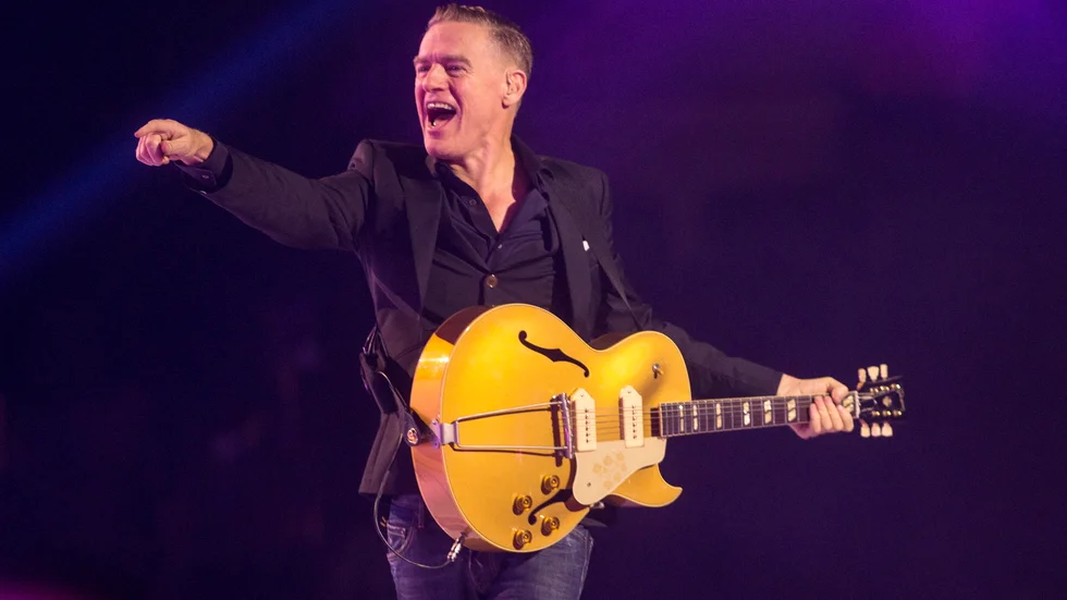 Rockstjärnan Bryan Adams kommer till Sverige igen. Arkivbild.