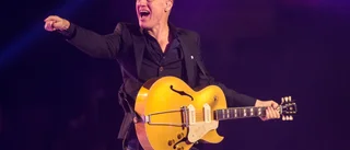Bryan Adams till Sverige nästa år