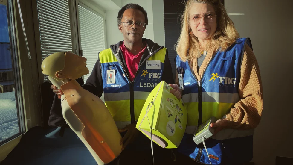 FRG Sigtunas huvudansvarige Anthony Ruoro och medlemmen Robin Fransson. 