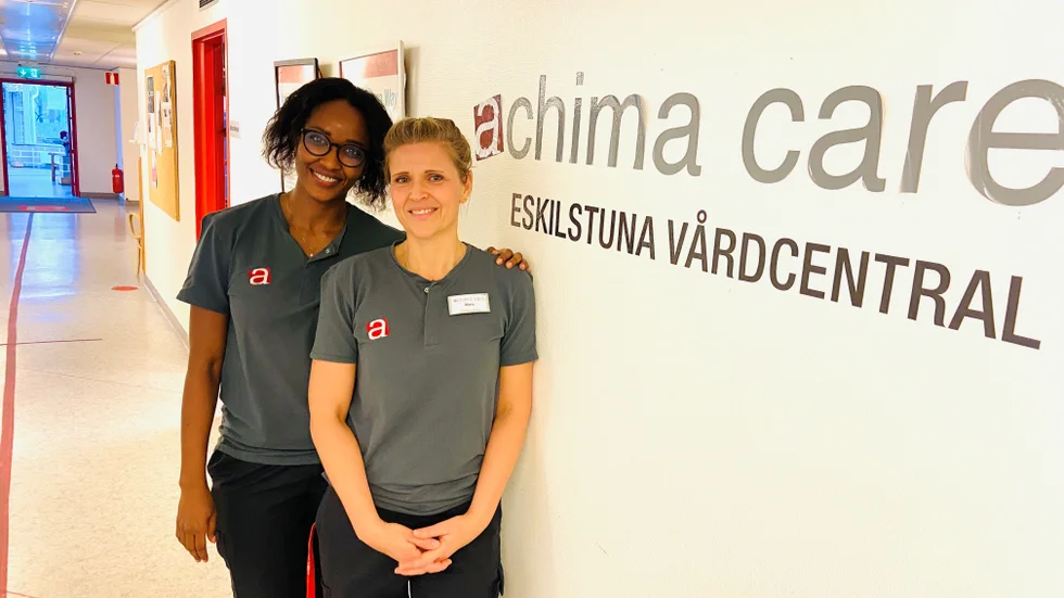 ST-läkare Lina Hatamgimana och distriktssköterska Maria Rahm Norberg har tillsammans med kollegorna på Achima Care Eskilstuna fixat ett jätteflöde av vaccin under höst och vinter. "Tack vare en bra ledning, bra planering och en kanonpersonal har det gått fint. Och det är ännu inte alls för sent att skydda sig mot influensan."