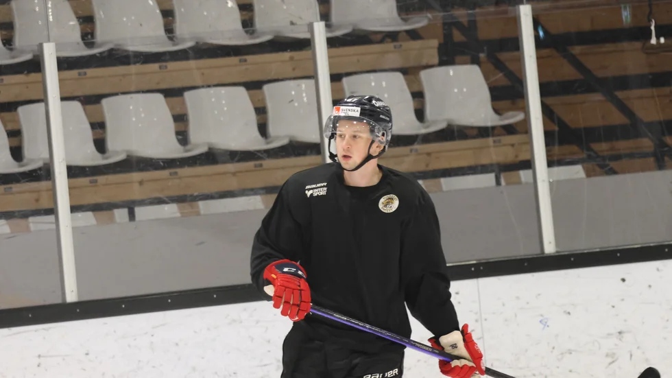 Christoffer Törngren har tränat med Vimmerby Hockey under försäsongen och letar ny klubb. 