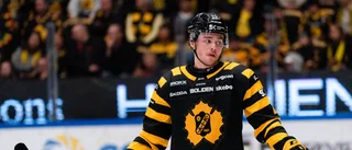Dystra beskedet: AIK-backen skadad: ”Överkroppsskada”