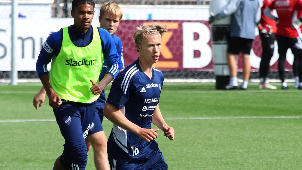 Jesper Lindvall är den senaste i raden av lovande akademispelare som plockas upp i A-truppen.