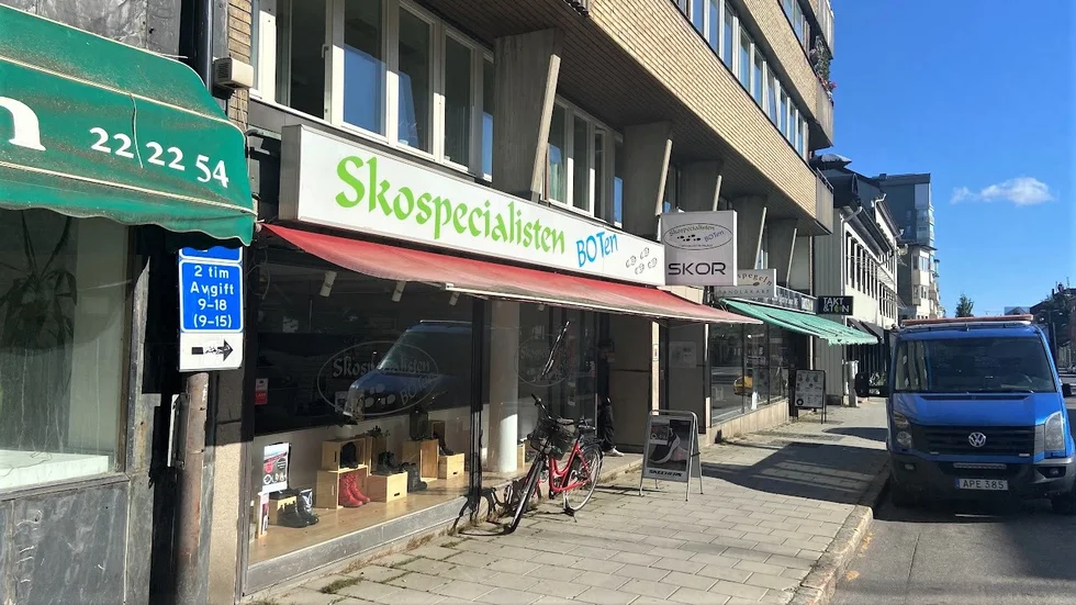 Skobutiken Boten öppnade i Luleå i våras men redan nu är butiken stängd och bolaget bakom butiken i Luleå och Boden är försatt i konkurs. Ägaren Jan Öman ska dock fortsätta med sin tillverkning av individuellt anpassade skoinlägg.