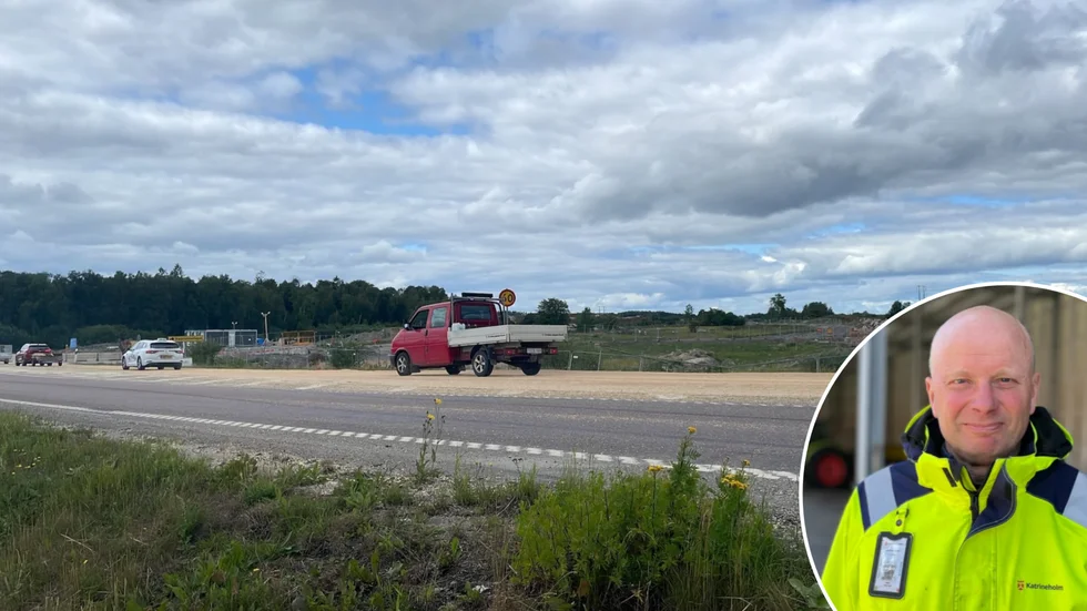 Under onsdagen tappade någon flera ton med torkade ärtor på Lövåsen. På bild ses också Håkan Andersson. 