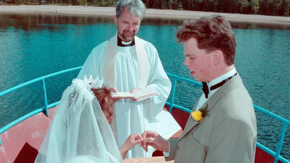 När Arvidsjaursungdomarna Kristine Öhman och Andreas Holmberg gifte sig på midsommaraftonen 1997 valde de att förlägga sin vigselakt till en vik på Storavans vatten. Vigselförrättare var Arvidsjaurs dåvarande kyrkoherde Peter Andreasson.