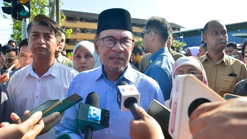 Malaysias premiärminister Anwar Ibrahim vid delstatsval på lördagen.