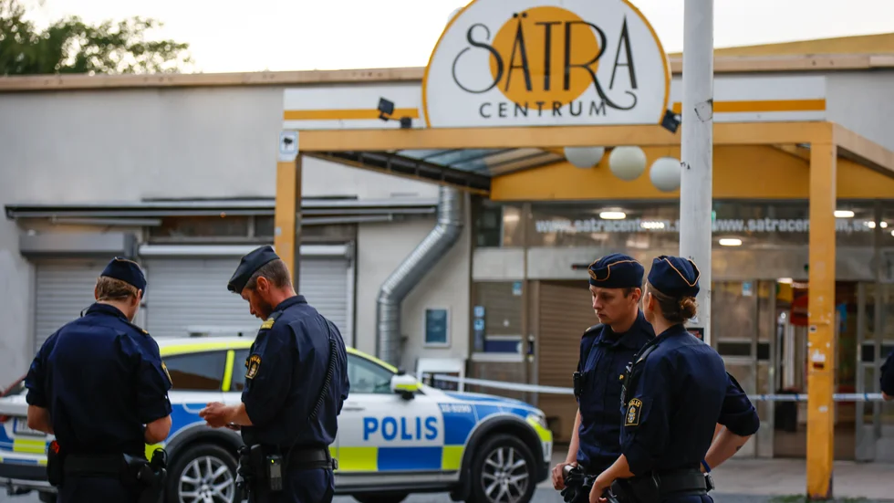 Här mördades nyligen den senaste unge mannen av de senaste unga mördarna. De ska givetvis ta sitt personliga ansvar och förpassas bort från samhällslivet för många år. Det finns också ett politiskt ansvar att ta sig an den kognitiva svält som på gruppnivå driver fram tonårsmord och andra destruktiva beteenden, skriver Widar Andersson i dagens krönika. 