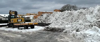 Varnar för leken i snöhögarna: ”Kan innebära livsfara”
