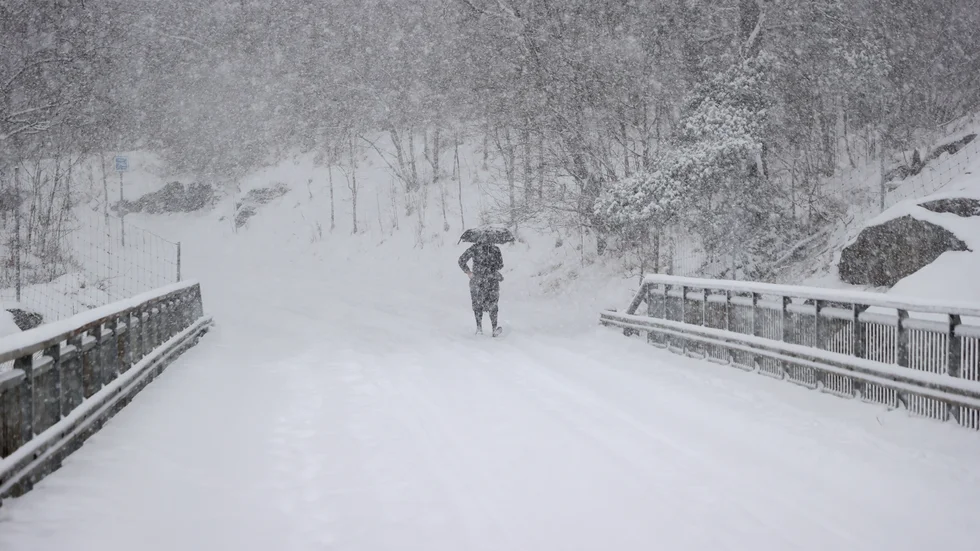 SMHI har utfärdat en gul varning för snöfall. Arkivbild.