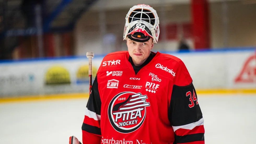 Johannes Sundström har en mindre skadekänning på överkroppen, men hoppas vara "fit for fight" på onsdag när Clemensnäs gästar LF Arena. (Arkivbild)