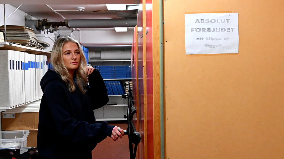 Skelleftetjejen Tuva Skoog har slagit igenom på den högsta nivån med sina tio mål i damallsvenskan 2023 och överösts med frågor om framtiden. Tillsammans med Erik Grahn Lundgren gick 18-åringen ner i Norrans arkiv för att djupdyka i hennes dåtid.