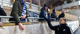 Fina gesten från Nyman i Skúlasons sista match – gav bort bindeln