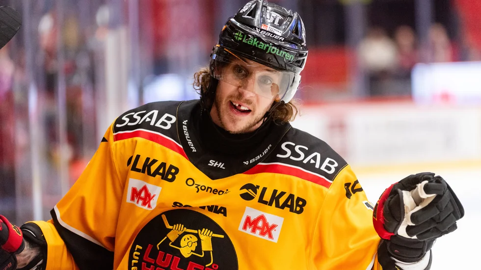 Mario Kempe släpps av Luleå.