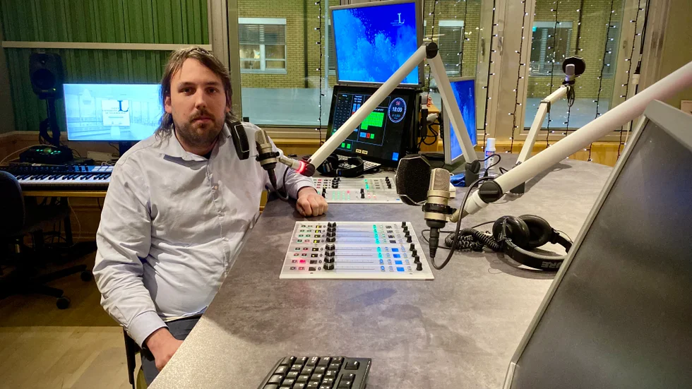 "Det har varit roligt men också en lärorik tid att sända radio. Jag är väldigt besviken att det inte finns några studenter som vill fortsätta sända. Kanalen har funnits i 20 år", säger Carl-Christian Frunck, tidigare programledare.