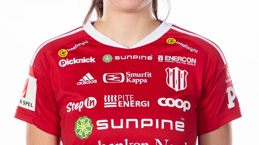 Linnea Westbom kan mycket väl hamna i damallsvenska Umeå IK.