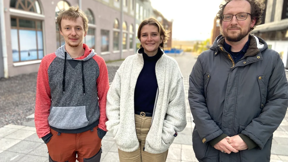 Finn Hansch, Elena Battistello och Tom Causer är internationella studenter vid LTU:s rymdprogram. Framtidens rymdindustri på en bild alltså. Men de tre är starkt kritiska till förutsättningarna för studenter som kommer till Kiruna. 