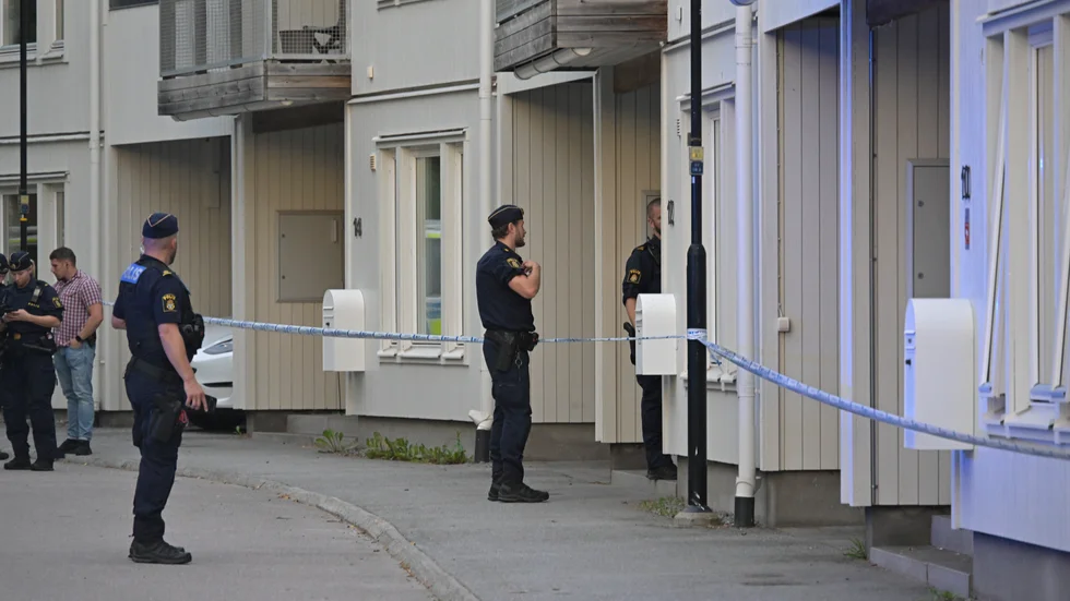 Forskarna kommer bland annat undersöka om folk tar omvägar förbi bostadsområdena där det skjutits. Arkivbild.