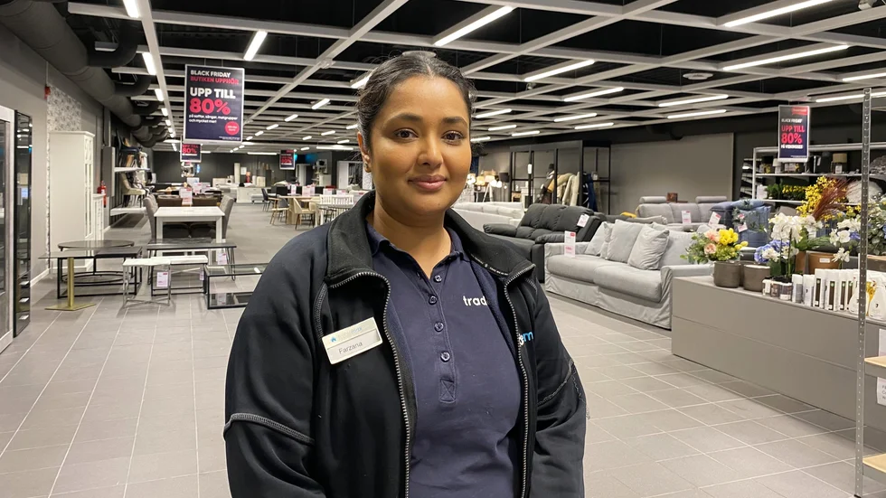 Farzana Khan är butikschef på Trademax, och en av fyra anställda som drabbas av stängningen. 