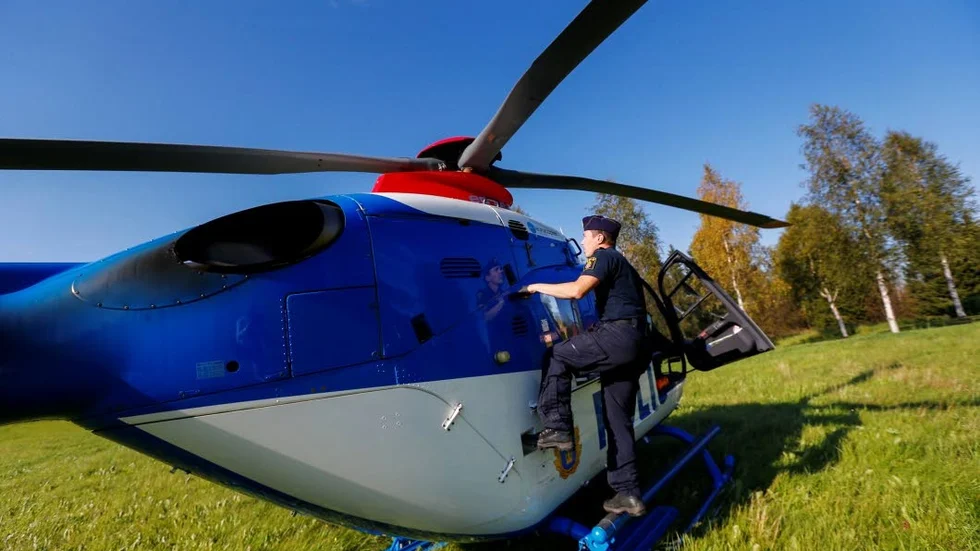 Fullt upp. Både polisens helikopter och polisens  personal har haft fullt upp med att leta efter försvunna personer runt om i länet den senaste tiden.