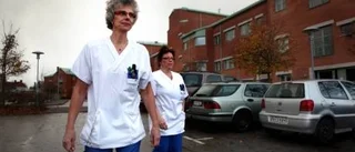 Sjukhuspersonal går på krigsstigen