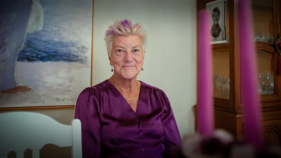 Lavendel, syrén eller violett. För Monica Palmö, 69, i Visby spelar nyansen inte så stor roll – så länge färgen är lila. Julafton är det enda undantaget vad gäller garderoben.