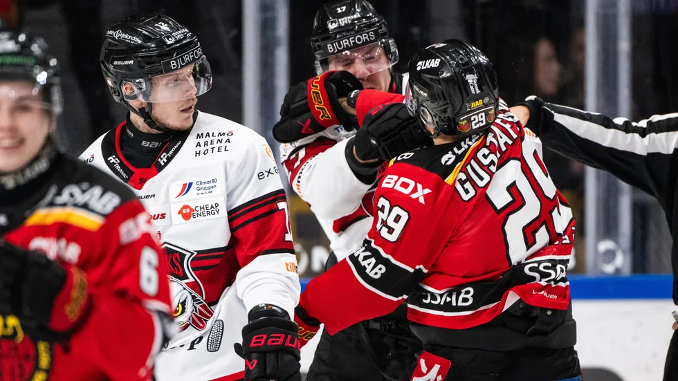 Malmö Redhawks Johan Ivarsson och Luleås Erik Gustafsson.