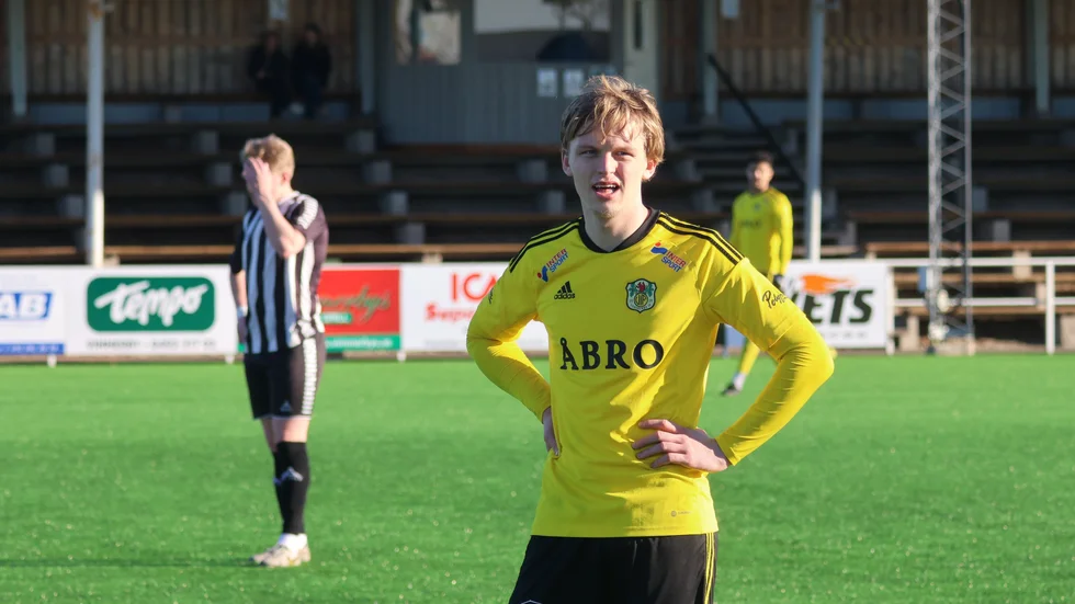 Melker Johansson är tillbaka i startelvan när VIF möter tippade seriefavoriten Dalstorp på bortaplan. 