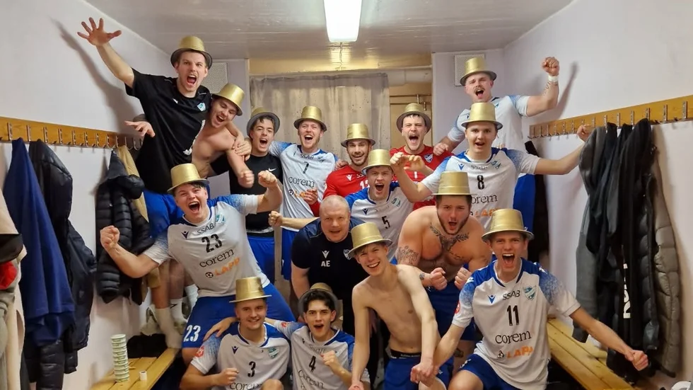 Guldhattarna åkte på efter avancemanget.