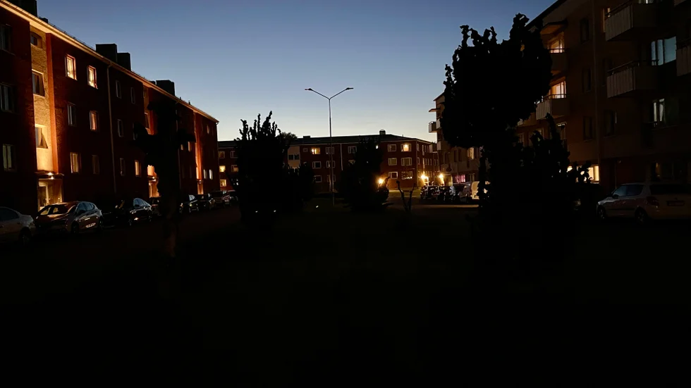 I korsningen mellan Esplanaden och Oxelögatan i Oxelösund har det sedan ett tag varit mörkt om kvällar och nätter.
