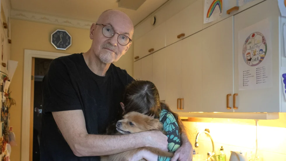 Anders Kaliff hoppas att dottern Svea ska få hjälp i den nya skolan. Men han tycker att kommunen är för snål med resurser till behövande barn.