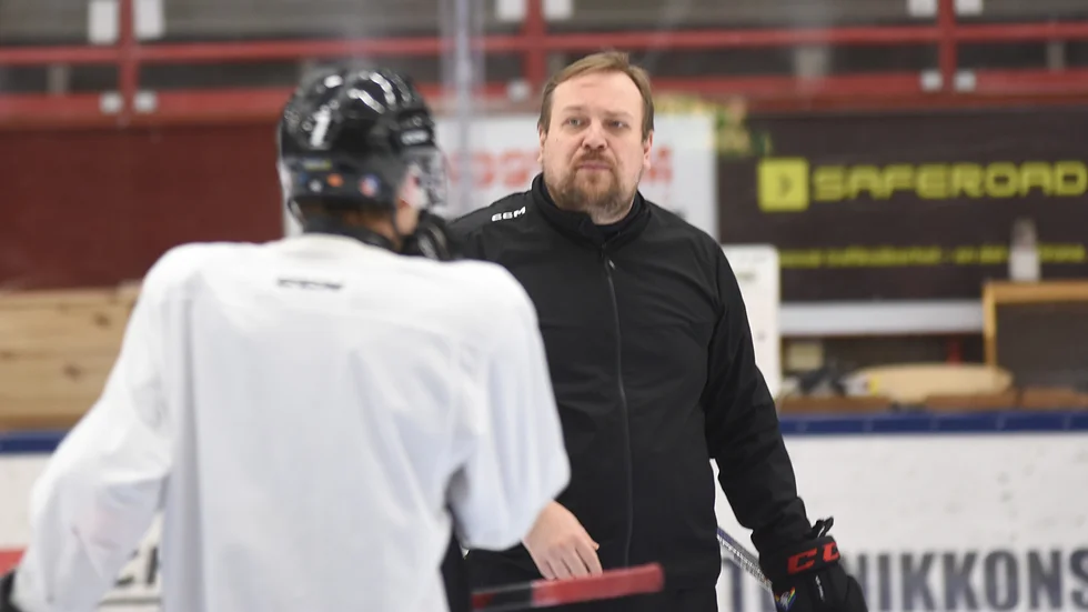Nico Surenkin, tränare i Kiruna IF, ger sin syn på varför man valde att anmäla Filip Westermark från Clemensnäs.