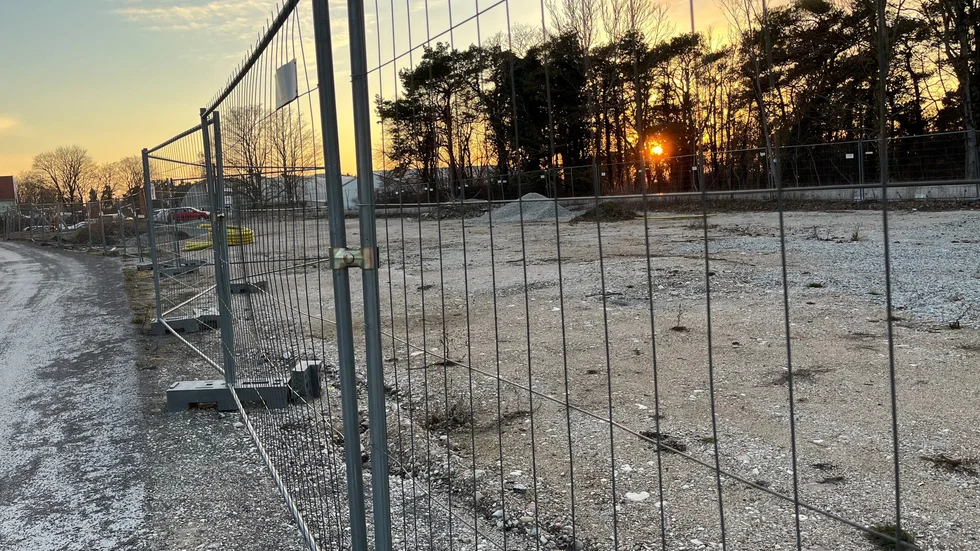 Byggprojeket på bläckfisken i Visby kom av sig men nu tar Wisab omtag då marknaden ser lite bättre ut.