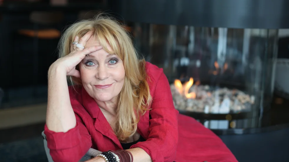 Skådespelaren Maria Lundqvist ger sig ut för sjunde året i rad med pjäsen "Shirley Valentine". "Ett absolut önskemål var att få spela på olika platser i norra i Sverige. Jag ser så mycket framemot att få möta publiken i Luleå, Piteå och Umeå", säger hon.