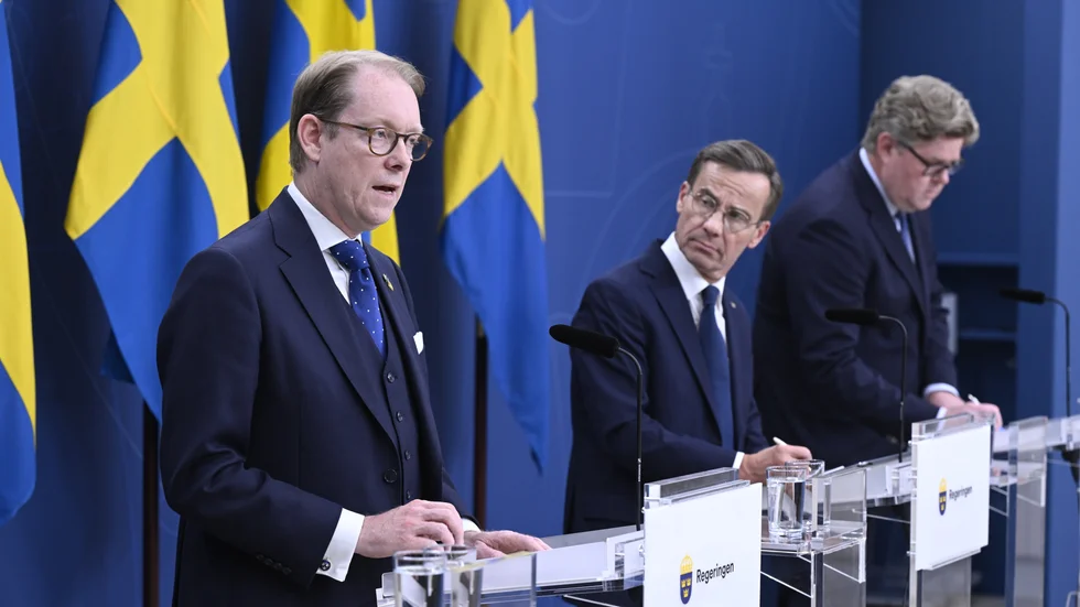 Utrikesminister Tobias Billström (M), statsminister Ulf Kristersson (M) och justitieminister Gunnar Strömmer (M) under en presskonferens tidigare i år. Arkivbild.