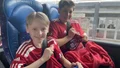 Louie och Mattias viktiga supporterpryl: En megafon