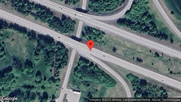 Stopp i ett körfält på grund av stillastående personbil på E18
