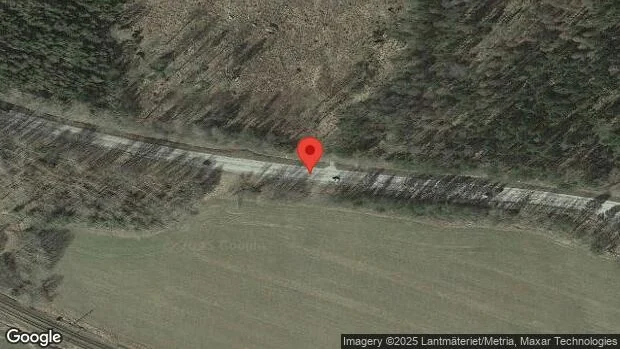 En lastbil i trafikolycka på väg 52