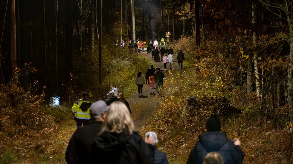 Spökrundan i Ankarsrum gick längs eljusspåret vid Rävlyckan.