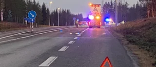 Person till sjukvård med ambulans efter olycka