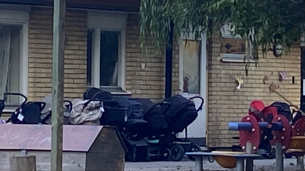 En ruta krossades på en förskola i Löten.