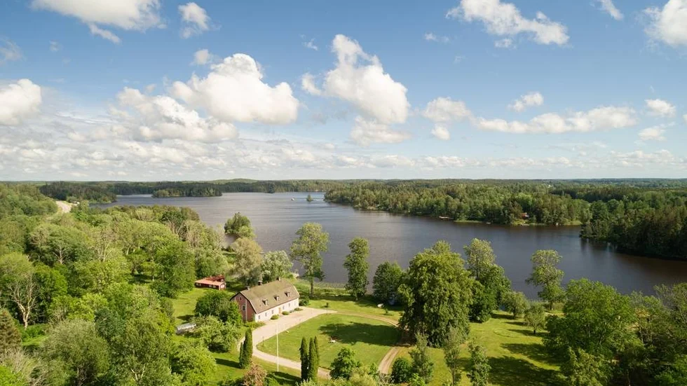 Holbonäs säteri i Katrineholm är till salu. 