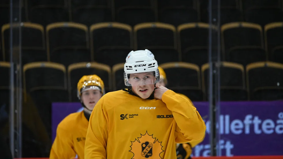 Ludvig Warg har tränat med AIK. Nu pekar mycket på att Warg avslutar säsongen med klubben han tillhörde som junior.