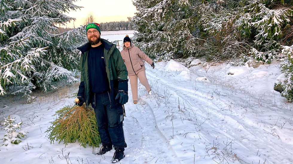 Henrik Södergran och Rebecca Lide Beijer har tagit årets gran.